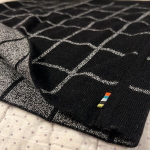 Smartwool reversible black and grey grid skirt, size M